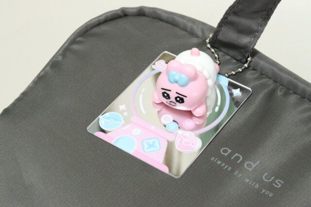 アクリルミラーキーホルダーカプセルトイ柄 使用例