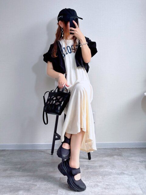 クールで都会的なカジュアルスタイル