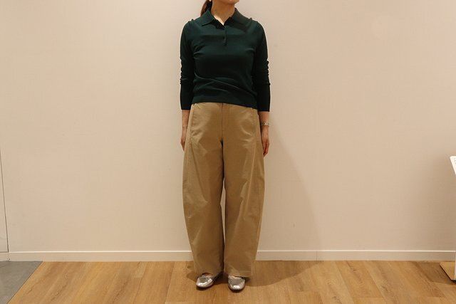 ユニクロのジャージーバレルレッグパンツ1