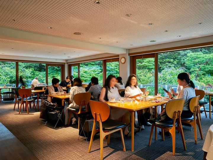 麻布十番『ティーラウンジ「ザ・ガーデン」』の内観