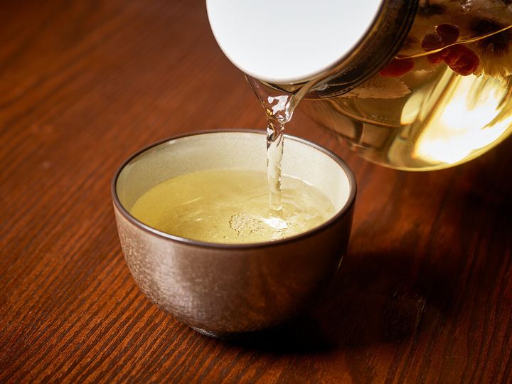 麻布十番『中国飯店 紫玉蘭』の「枸杞菊花茶」