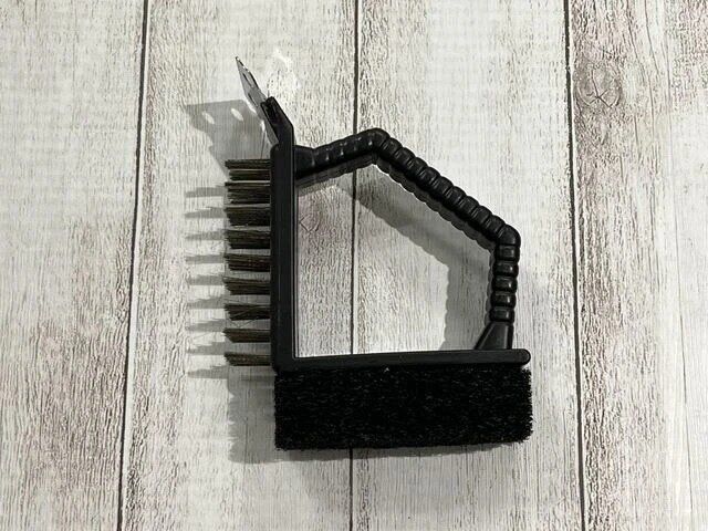 ダイソーのバーベキューブラシ1
