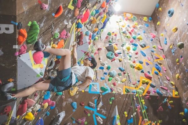 【東京都町田市】目かくしで挑むクライミングコンペ「見ざるチャレンジクライミング」開催！参加者募集