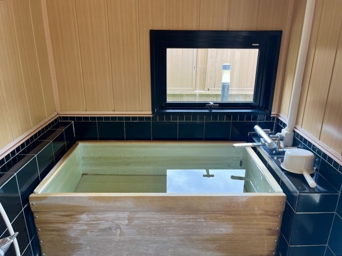 ひがしせふり温泉 山茶花の湯 岩の湯 檜内風呂