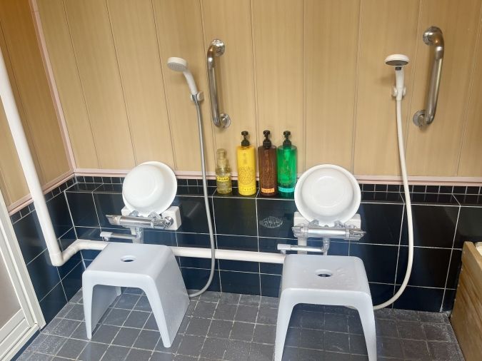 ひがしせふり温泉 山茶花の湯 岩の湯 洗い場