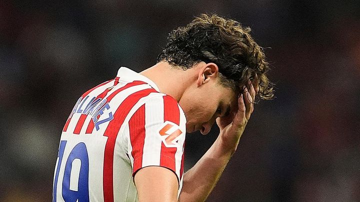  「いつも俺かよ」25歳スター選手、交代に怒り…「怒るのは当たり前」と交代させた熱血監督は擁護