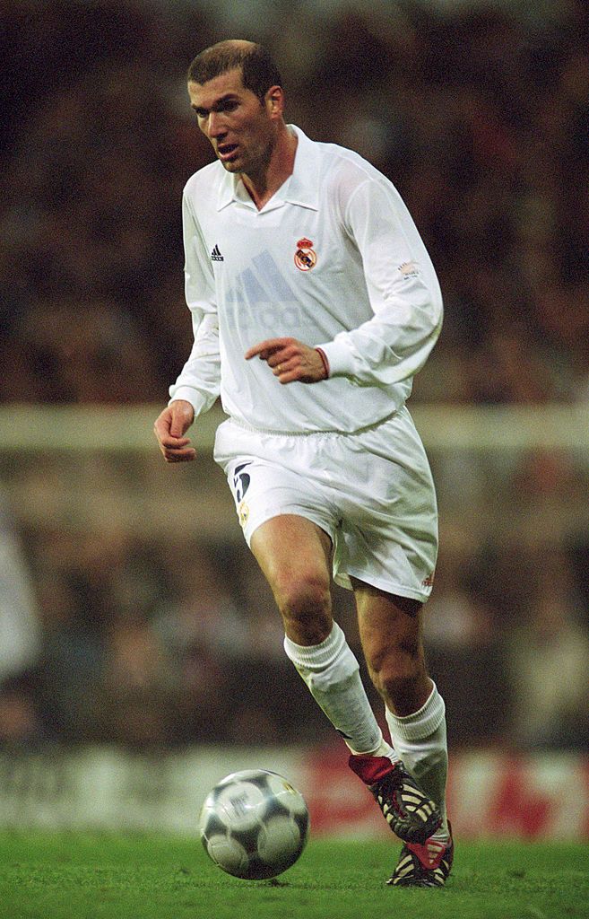 1990年代以降で選ぶ「最強のセンターMF」5名