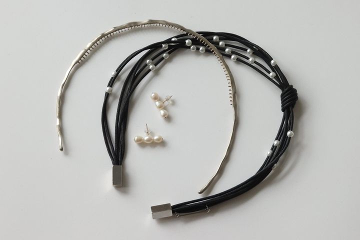 身につけるだけで、上品になれる！秋冬に重宝したいアクセサリー