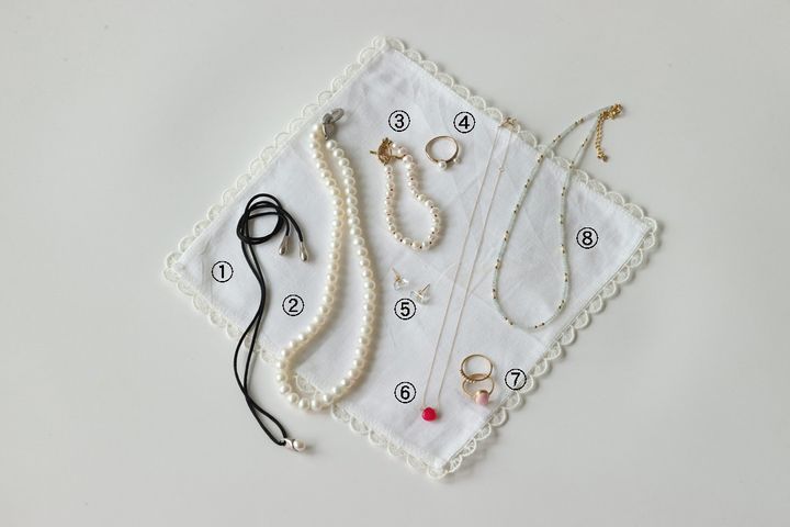 身につけるだけで、上品になれる！秋冬に重宝したいアクセサリー