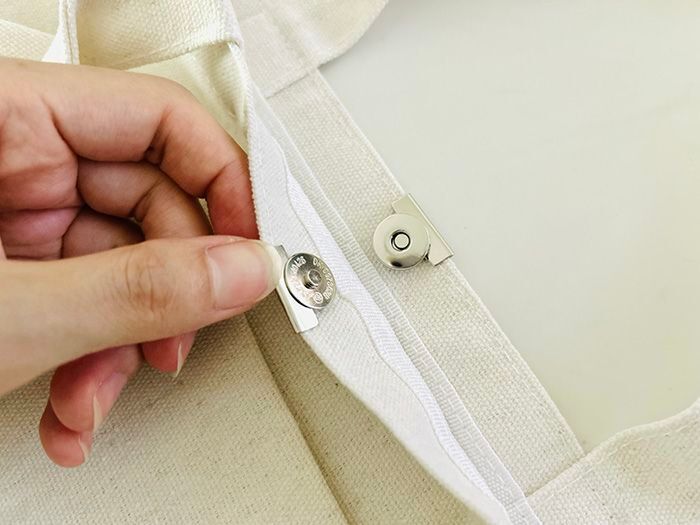 【キャンドゥ】不思議な形の「ボタン」！？→あの面倒な作業がゼロになる超お手軽グッズでした♪