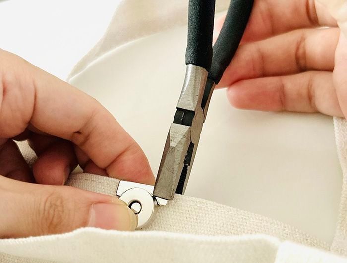 【キャンドゥ】不思議な形の「ボタン」！？→あの面倒な作業がゼロになる超お手軽グッズでした♪