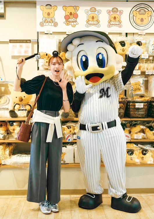 ベロアトップス×タックパンツの細見え休日コーデ