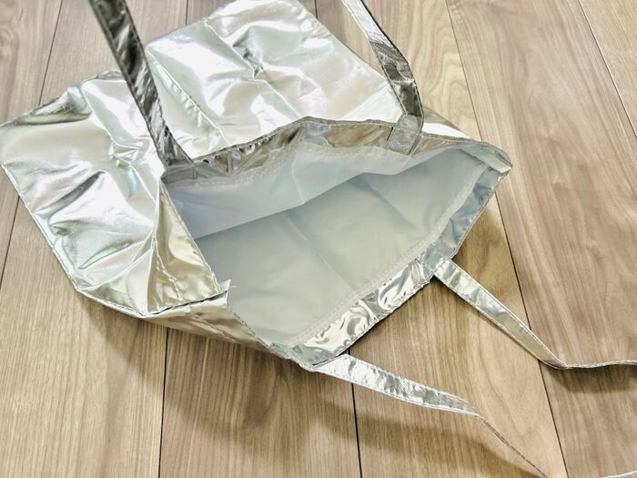 この秋いちばんの注目付録！？売切れ必至の2点セットを早くもゲット♪持っていると…二度見されること間違いなしです！