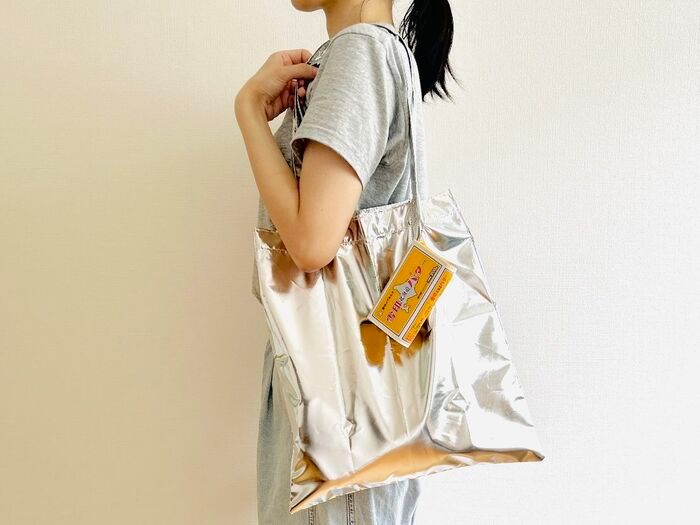 この秋いちばんの注目付録！？売切れ必至の2点セットを早くもゲット♪持っていると…二度見されること間違いなしです！