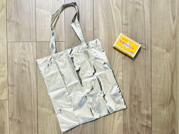 この秋いちばんの注目付録！？売切れ必至の2点セットを早くもゲット♪持っていると…二度見されること間違いなしです！