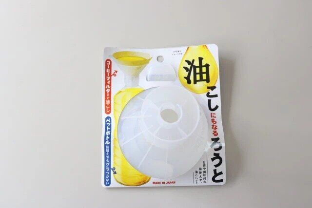 ダイソー 油こしにもなるろうと パッケージ