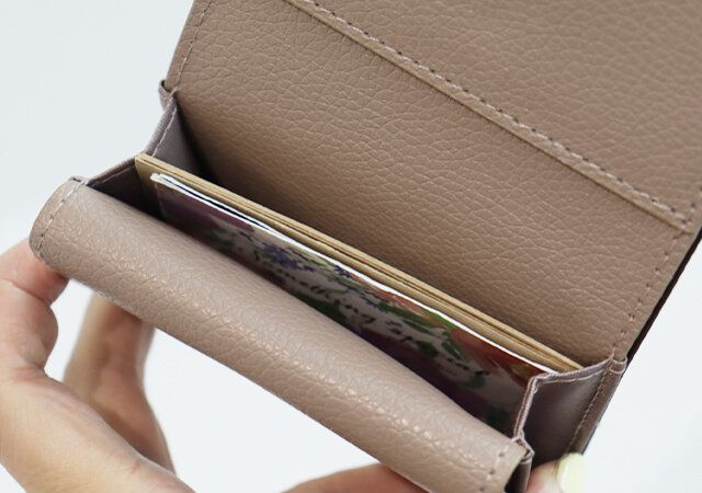 宝島社VISハートカットミニ財布カード10枚入る