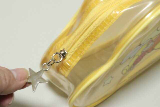 ダイソーのダイカットポーチ（くまのプーさん）DC9の星形チャック