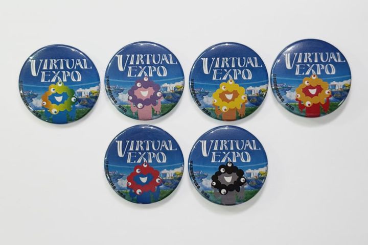 限定缶バッチ。9月28日から新作カラーが増え、レア度倍増！（入手には条件があります）