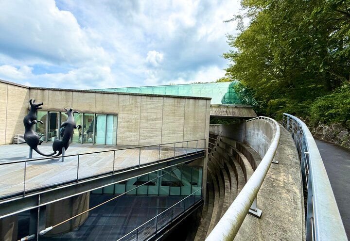 森の遊歩道や絶景カフェも。箱根の自然に溶け込む癒やしのミュージアム「ポーラ美術館」