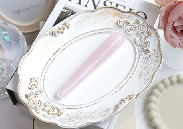 胸鎖乳突筋を押すだけ！カリスマサロンの経絡リンパ整体師が本気で考えた天然石スティック付きBOOK