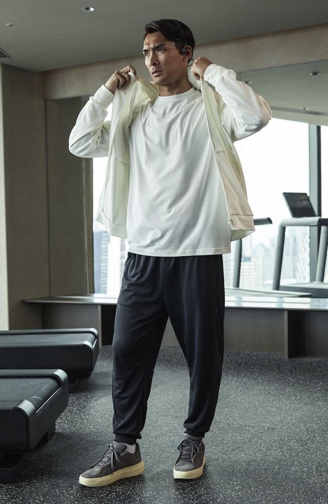 オンもオフもシームレスに過ごせる新アパレルコレクション「adidas ACE Collection」が発売！元日本代表が見事に着こなす