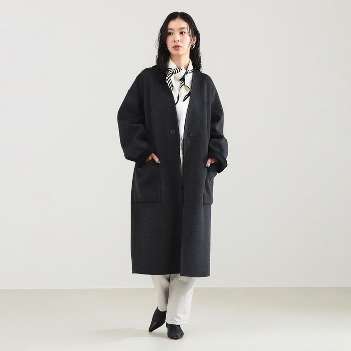 画像: 「リバー Vネック ロングコート」￥64,900※2025年10月上旬発売予定 出典：デミルクス ビームス