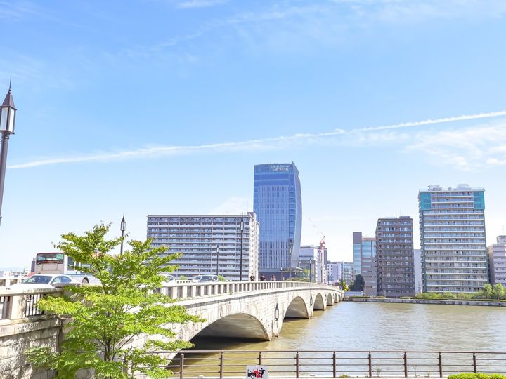 大東建託は、新潟県に住む20歳以上の男女を対象に居住満足度調査を行い、「いい部屋ネット 街の幸福度ランキング2025＜新潟県版＞」として発表しました。新潟県民が選ぶ「街の幸福度が高い自治体」ランキングの2位は「新潟市中央区」、1位は？