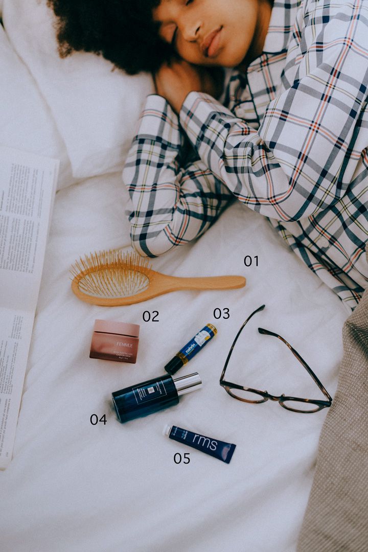 睡眠時間は超大切。寝ている間も無駄なくケアを。