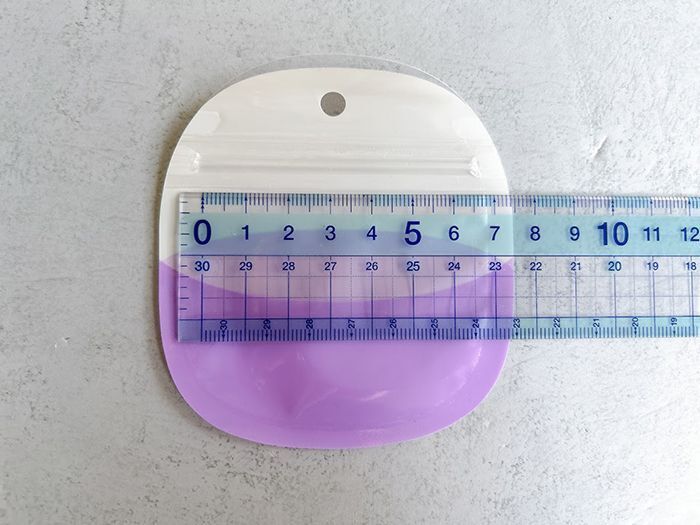 〈セリア〉もしかしてあの形…！？小さすぎるジップバッグは、絶対に使ってみたくなる神アイテムでした！