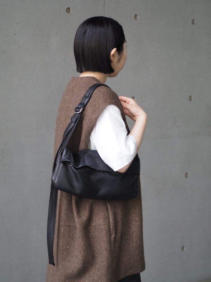 バケットバゲージのレザーバッグ