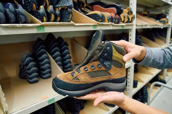 「ワークマンが神すぎる！」コスパ最強のおすすめシューズが優秀すぎた