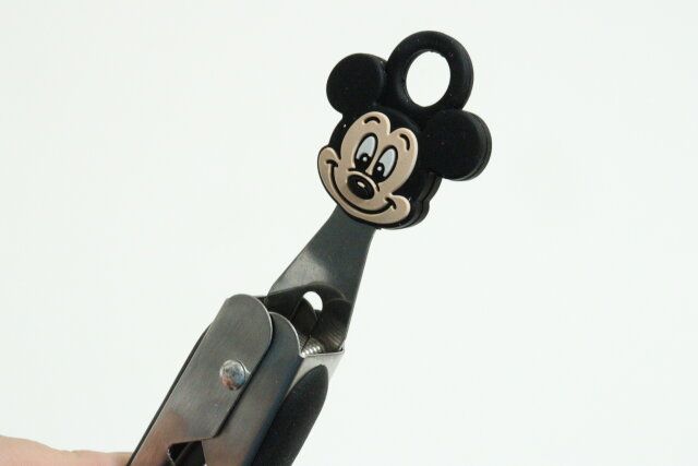 ダイソーの可愛いシリコーントング（ミッキー）