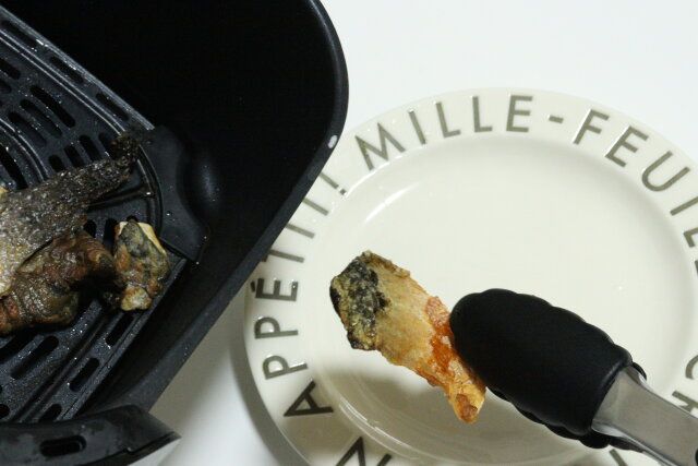 ダイソーの便利なシリコーントング（ミッキー）