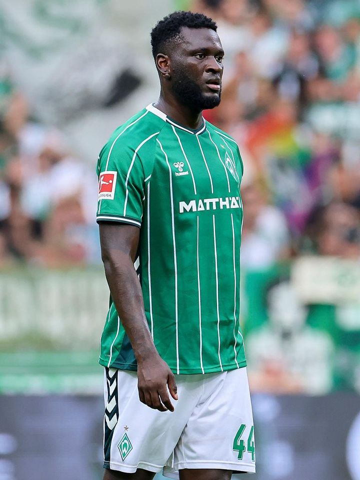 25歳日本代表DF、190cmの海外同僚スター選手と一触即発！？「いつでも喧嘩できるし、俺が勝つ。たぶんね」