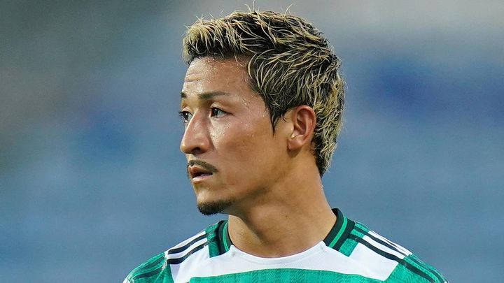 海外で活躍する27歳日本代表FW、現地解説者が絶賛！ 「プレーする際の態度は驚異的」