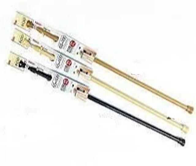 木目伸縮式つっぱり棒 110円（税込）