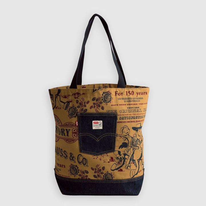 Levi’s® x Toy Story AOP Tote Bag ¥12,100