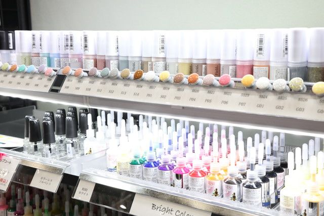 トレードショーのネイルカラー＆ツール売り場
