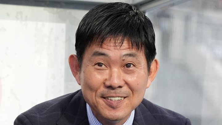 日本代表の森保監督、来日したクロアチア首相と万博でユニフォーム交換！