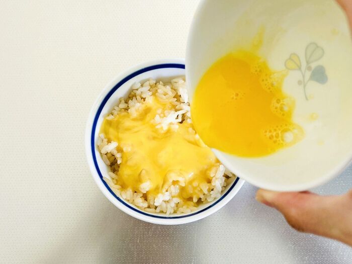 混ぜる順番を変えるだけで…！？卵かけごはんがめちゃウマになる驚きワザ【至極のTKG作ってみた】