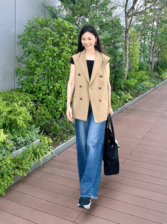 トップス：ドゥーズィエム クラス、イエナ、 ボトムス：ヤヌーク