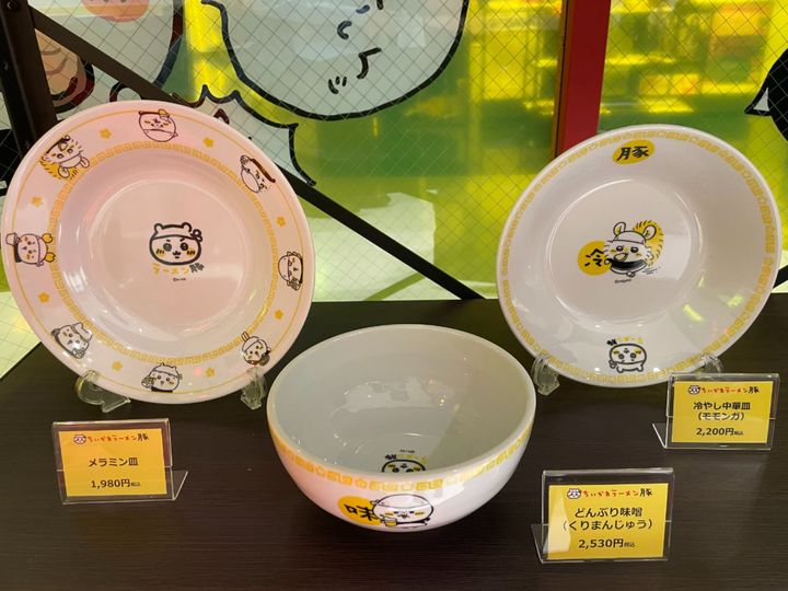 推しキャラクターたちのグッズは購入不可避……！