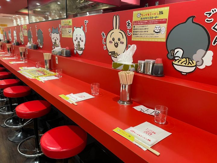 ちいかわたちと向かい合えるカウンター席