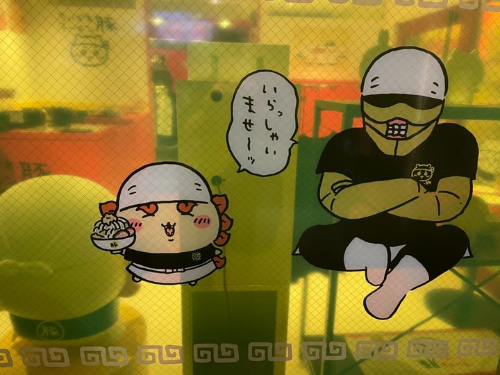 ラーメンの鎧さんとシーサーがお出迎え