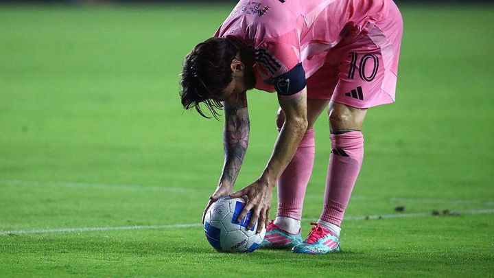 ヴィルツも敵わない？「サッカーの歴史上最高のフリーキッカー」TOP5