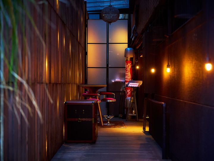 新日本橋『THE A.I.R BUILDING』のテラス席