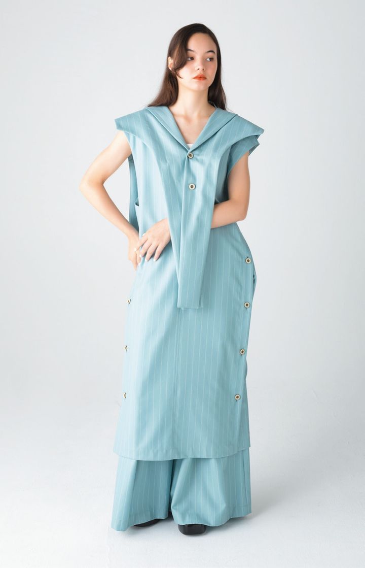 ジャケット風のユニークなデザインのベスト