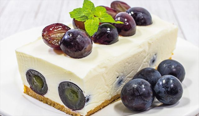 ピオーネの濃厚ヨーグルトケーキ