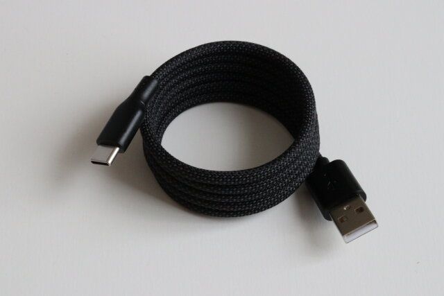 マグネットケーブル